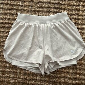 Nike Women's Cream Athletic Shorts-XS-EUC